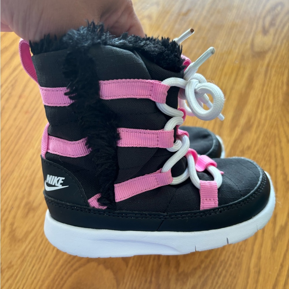 Nike boot